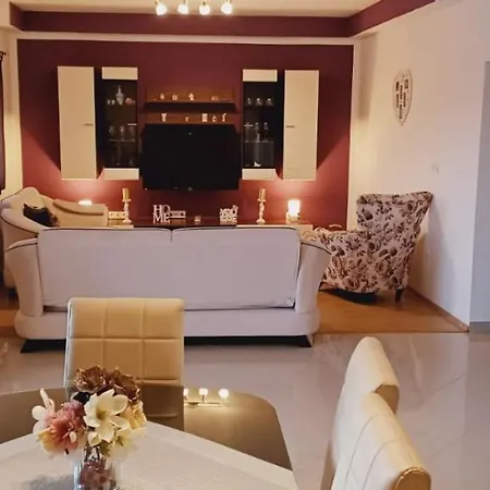 公寓 Roza 2 玛里纳