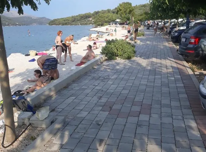 Roza 2 شقة مارينا