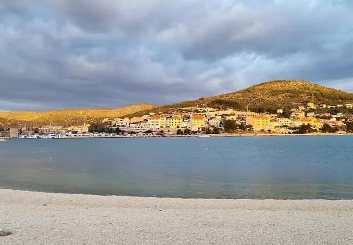 Roza 2 * مارينا